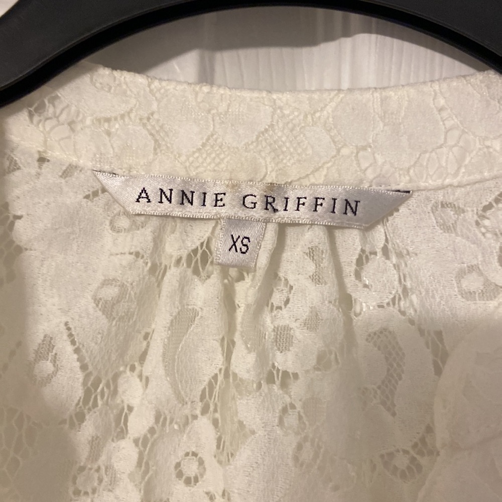 Lace top - Picture 3 of 4
